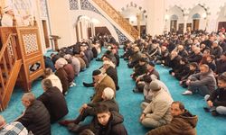 Dualar Uzun Mehmet Camii’nde Yükseldi... Zonguldak’ta Kadir Gecesi’ne Özel Program