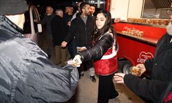 Zonguldak Belediyesi’nden Teravih Sonrası Lokma İkramı