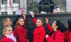 23 Nisan’da Çocukların Sesi Oldular... Oyuncak, Kalem Ve Ayakkabı Taşıdılar