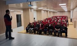 Lise Öğrencilerine Bağımlılıkla Mücadele Projesi Eğitimi!