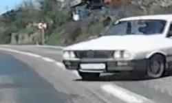 Bartın'da 2 otomobil kafa kafaya çarpıştı