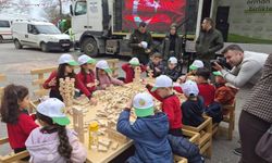 Minik Yüreklerle Buluşmaya Devam Ediyor!