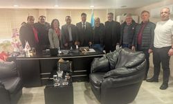 Muhtarlardan Çiçeği Burnunda Başkana Tebrik!