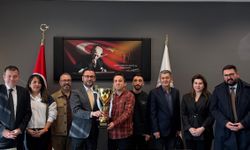 Tersanespor Şampiyonluk Kupasıyla Zonguldak Barosu’nu Ziyaret Etti