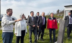 Komşu Müdürler Yaban Mersini Bahçesindeler!