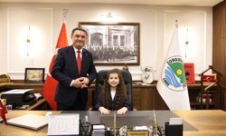 TOKİ Yenimahalle İlkokulu Öğrencisi Mercan Su Uzun Temsili Belediye Başkanı Oldu