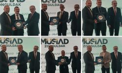 MÜSİAD Üyelerine Rozet, ve Plaket verdi