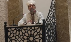 Gençlere Rol Model Çağrısı: “Kalplerindeki Boşluğu İslam İle Doldurun”
