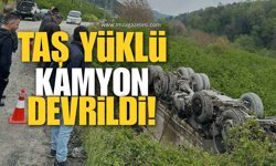 Alaplı’da Korkutan Kaza! Taş Yüklü Kamyon Devrildi