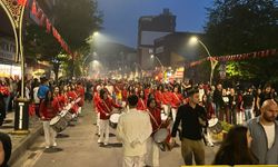 Kilimli’de Fener Alayı... 19 Mayıs Coşkusu Sokaklara Taştı