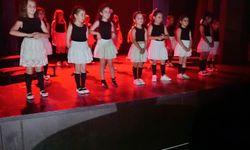Minik Sanatçılar Sahne Aldı: Kabare Çocuk Atölye Çalışması Büyük Beğeni Topladı