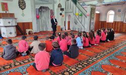 Çomranlı'da Öğrencilerden Cami Ziyareti: Hem Öğrendiler Hem Eğlendiler