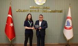 Dünya Şampiyonu Sude Nur Basancı'dan Rektör Özölçer'e Anlamlı Ziyaret
