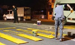 Kilimli Belediyesi Kent Merkezinde Yaya Geçitlerini Yeniden Boyuyor