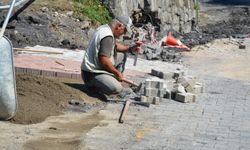 Kilit Parkeler Döşeniyor!