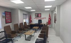 Parti Anahtarı Emekçi Çaycıya Emanet!