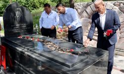 Şemsi Denizer Kabri Başında Anıldı