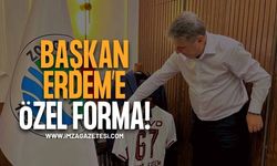 Başkan Erdem’e Özel Trabzonspor Forması!