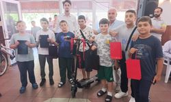 Namaza Düzenli Gelen Öğrenciye Elektrikli Scooter Hediye Edildi