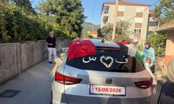Gelin Ve Damattan Filistin’e Anlamlı Destek