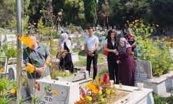 Şehide Kabri Başında Dua!