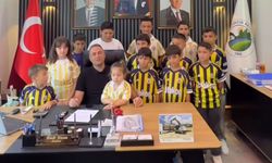 Fenerbahçe Aşkını Çocuklara Aşılayan Belediye Başkanı: "Burası Artık Sarı-Lacivert Bir Kale"