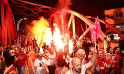 Gazipaşa’da Zafer Coşkusu Fener Alayı ile Zirveye Tandı