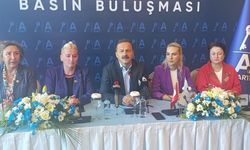 Zonguldak’ta gazetecilerin sorularını yanıtlayan Ağıralioğlu’ndan sert Öcalan ve iktidar eleştirisi