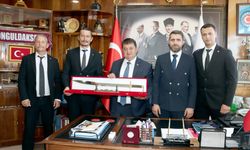 GMİS Söğüt Şubesi’nden Genel Merkez’e Anlamlı Ziyaret: Kuruluşun Simgesi Hediye Edildi