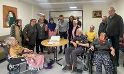 Huzurevindeki Yaşlılar Çocuklar Gibi Şendi!