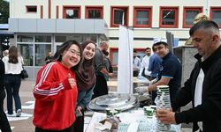 Üniversite Öğrencilerine İkram