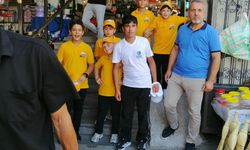 Minik Ellerden Büyük Dayanışma... Soğuksu Pazarında Örnek Davranış