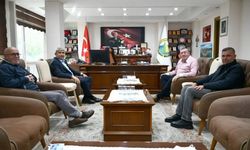 Gülüç Belediye Başkanı Sadık Recep Kara'dan Alaplı Belediye Başkanı Nuri Tekin'e Doğum Günü Sürprizi