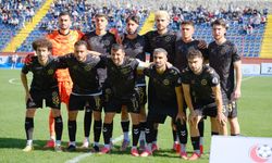 Saha İçinde Sessizlik Saha Dışında Fırtına
