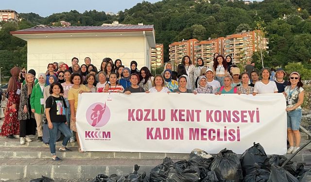 Kozlu sahilinde çevre etkinliği yapıldı.