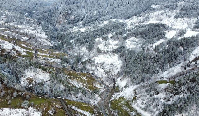 Ilgaz Dağı'nın eteğinde kartpostallık görüntüler...