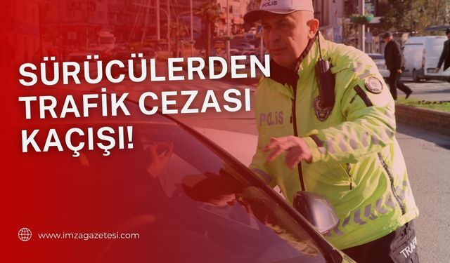 Sürücülerden trafik cezası kaçışı! Cam filmleri kendi elleriyle söktü!