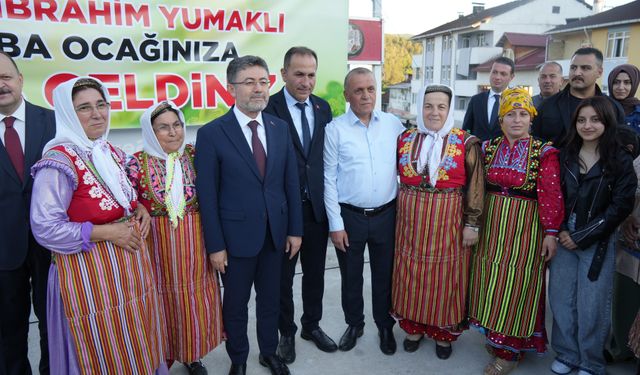 Bakan Yumaklı, ilçe halkıyla bayramlaştı