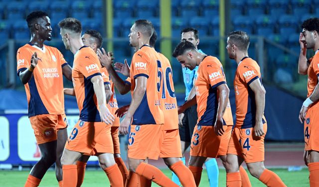 Başakşehir, San Marino'da turu aldı!