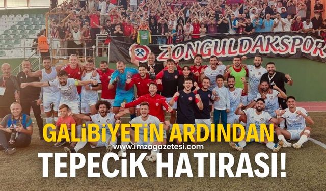 Zonguldak Kömürsporlu futbolcular ve taraftarlar, sezonun ilk deplasmanında hatıra fotoğrafı çektirdi!