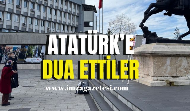 Yaşlı çift Atatürk’e dua etti