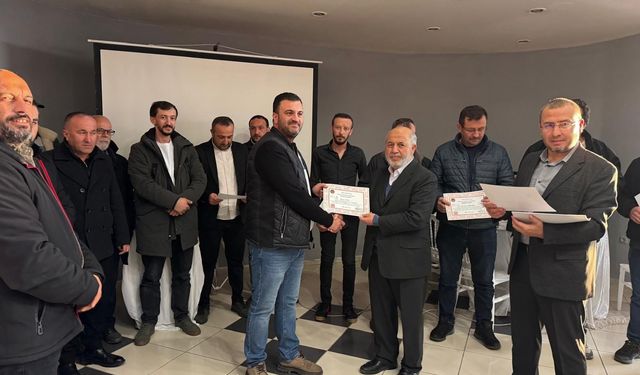8 saatte Kur'an okumayı öğreniyorlar