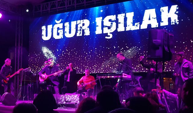 KARDEMİR'in kuruluşu sanatçı Uğur Işılak konseriyle kutlandı...