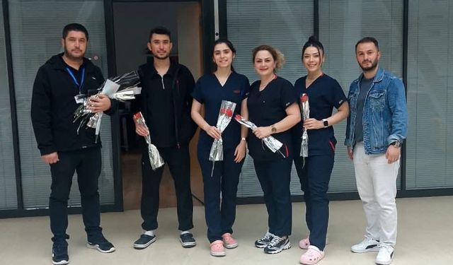 Sağlık Kahramanlarına Anlamlı Jest... Hemşirelere Moral ve Minnet Buluşması