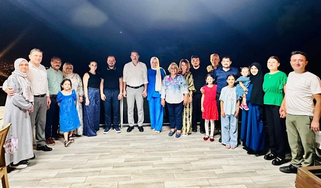AK Parti İl Başkanı Mustafa Çağlayan ilçe başkanları ve aileleriyle bir araya geldi...