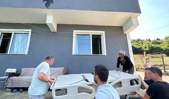 Taksici Engin ve oğlu Yusuf'tan Filyos'ta örnek davranış...