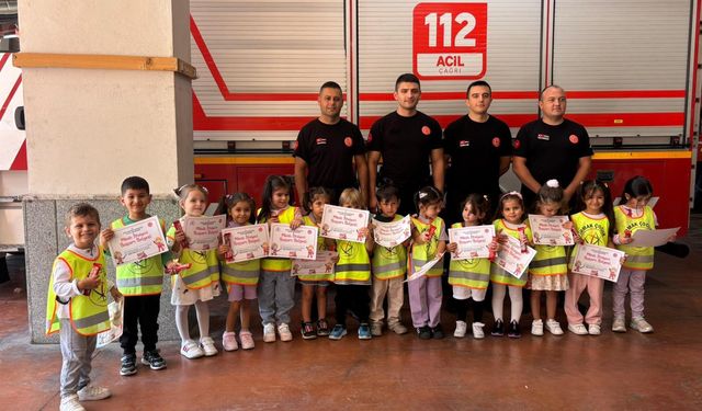 Minikler itfaiyeci oldu