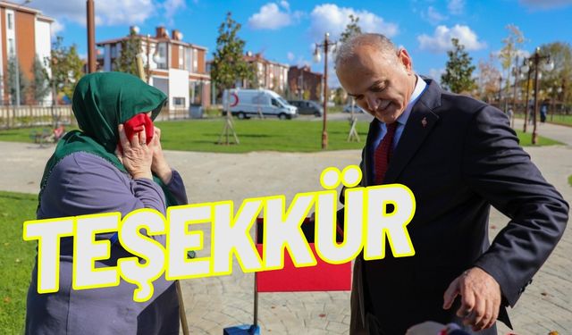 Türk bayrağını yere düşürmemek için gösterdiği duyarlılık yürekleri ısıtmıştı...