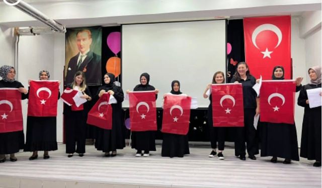 Kilimli’de Cumhuriyet Coşkusu Velilerden Oratoryo Gösterisi