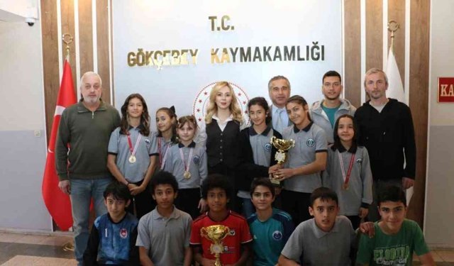 Gökçebey Anadolu İmam Hatip Lisesi Kros Şampiyonlarına Kaymakam Ziyareti